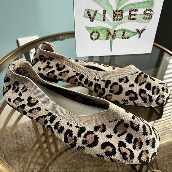 Leopard Print Ballet Flat Shoes NWOT - Picture 2 of 5